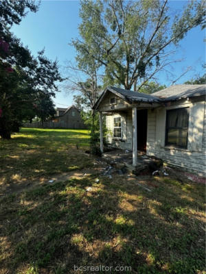 1504 MAPLE DR, BRYAN, TX 77803, photo 4 of 17