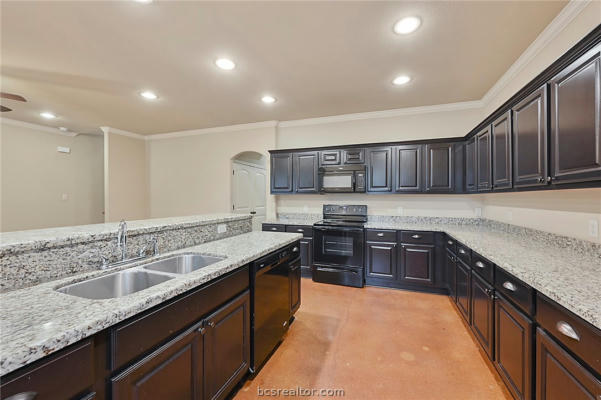 128 KIMBER LN, COLLEGE STATION, TX 77845, photo 4 of 25