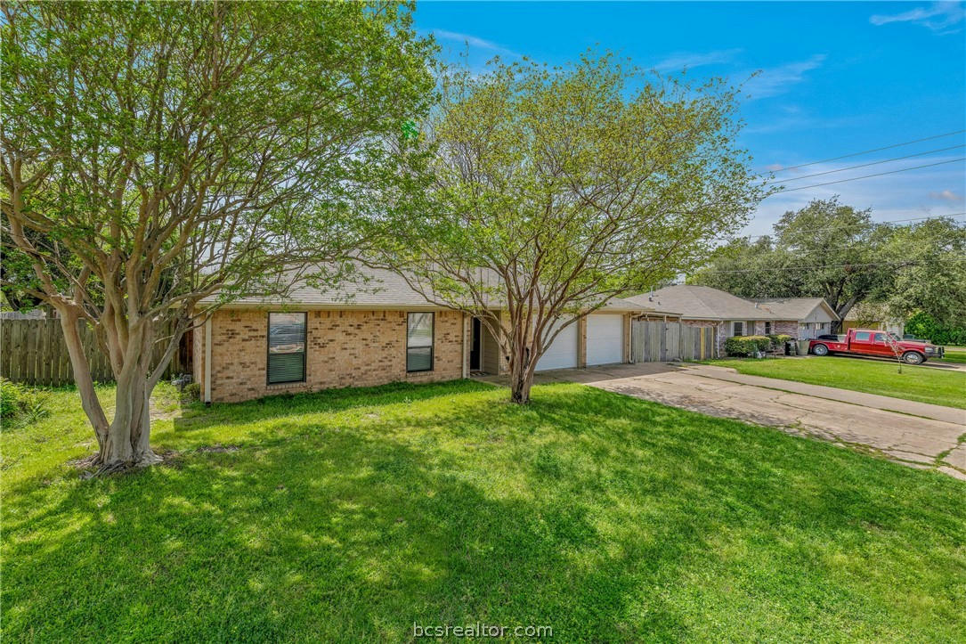 4310 GREEN VALLEY DR, BRYAN, TX 77802, photo 1 of 22