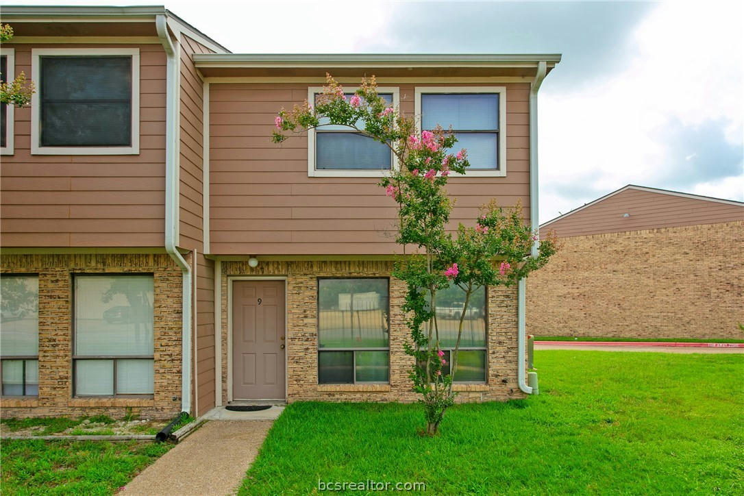 2807 WILDFLOWER DR APT 9, BRYAN, TX 77802, photo 1 of 17