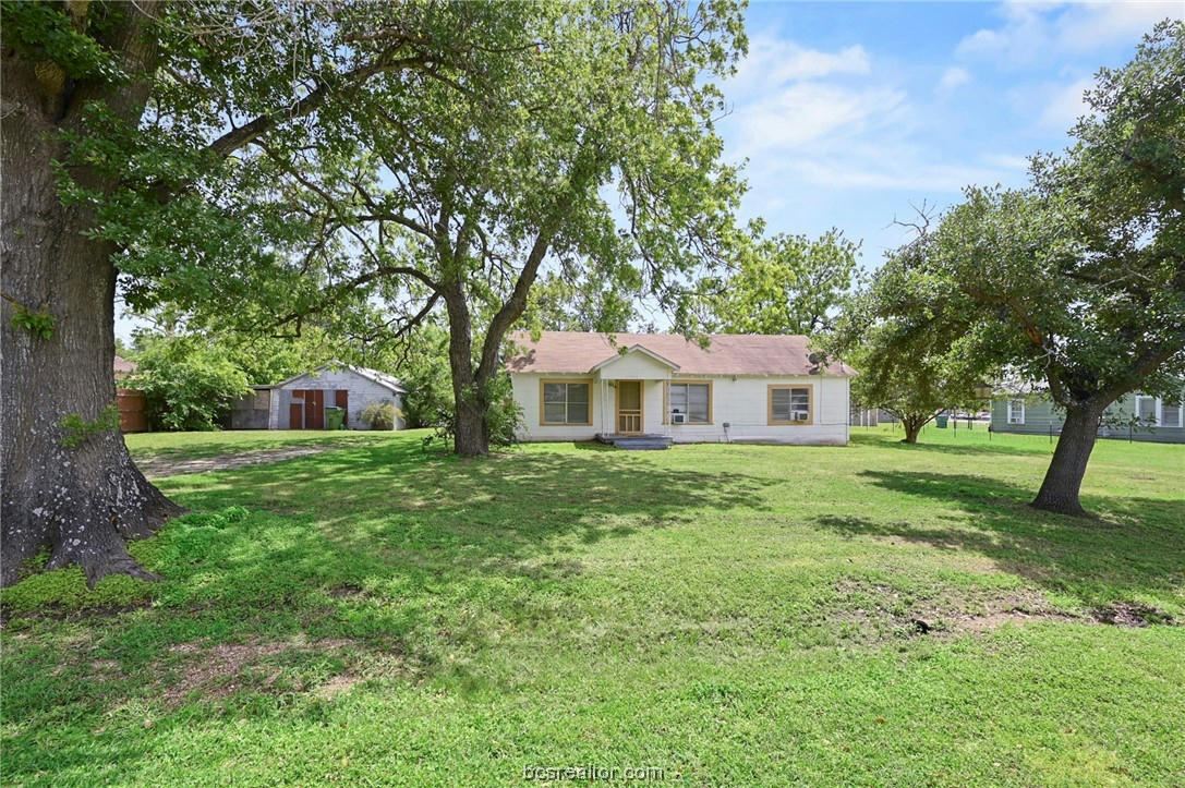 510 W HUNT ST, BREMOND, TX 76629, photo 1 of 21