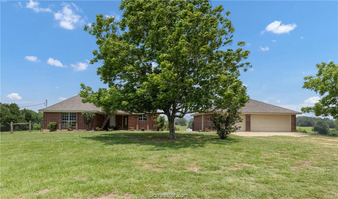 2033 DRY PRONG RD, FRANKLIN, TX 77856, photo 1 of 50
