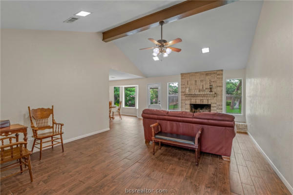 1206 HALEY PL, COLLEGE STATION, TX 77845, photo 5 of 22